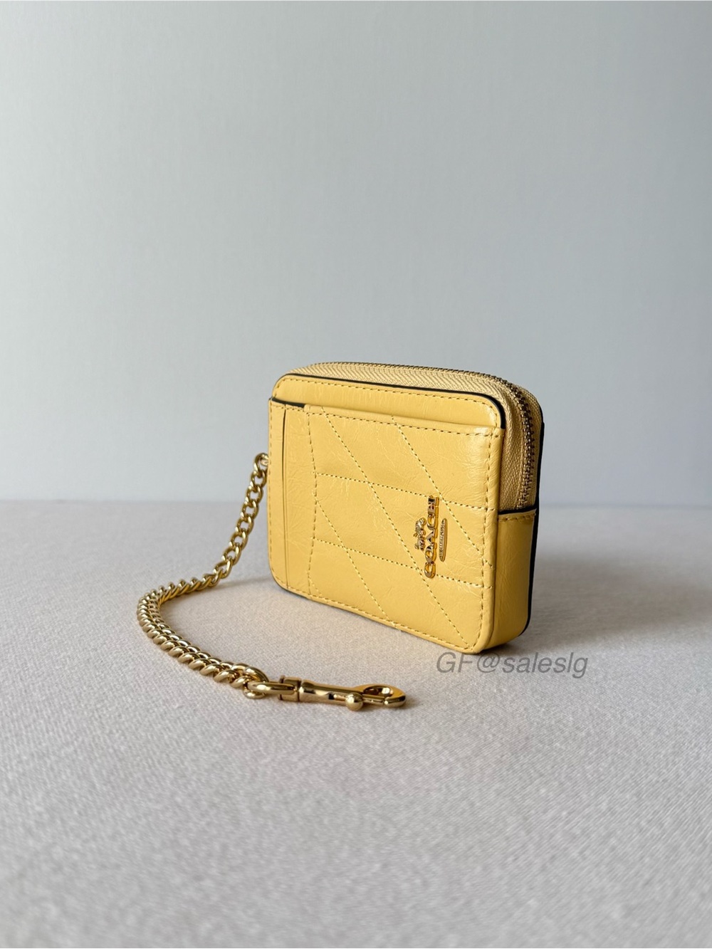 NWT Coach Zip Card Case
With Quilting